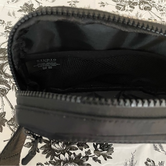 Studio NYC Sparkling Waist Fanny Pack OSFM - Picture 4 of 8